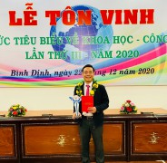 Ảnh: Tiến sĩ Nguyễn Việt Cường được tôn vinh là Trí thức tiêu biểu về khoa học – công nghệ  tỉnh Bình Ðịnh  năm 2020